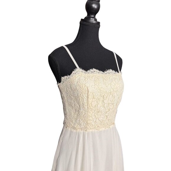 Romantic Off White Lace Gown Vintage Maxi Dress for Rehearsal Dinner Bridal - Picture 3 of 9